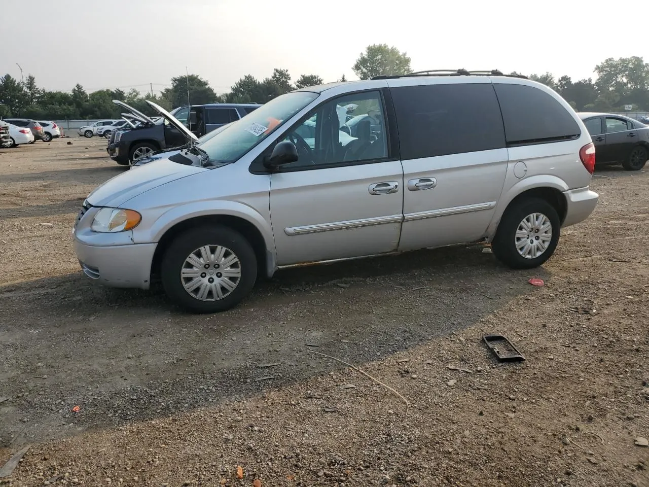 2006 Chrysler Town & Country SWB TOWN & COUNTRY