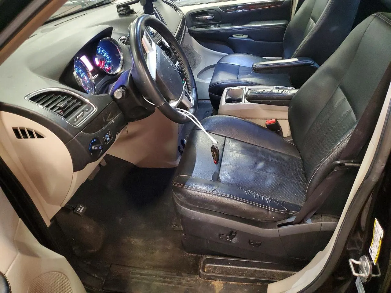 2015 Chrysler Town & Country Touring-L