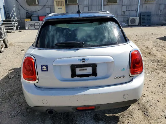 2015 MINI Cooper Hardtop 4 Door COOPER