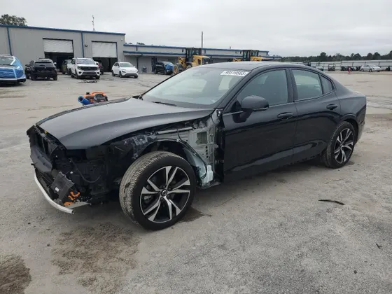 2025 Volvo S60 Plus