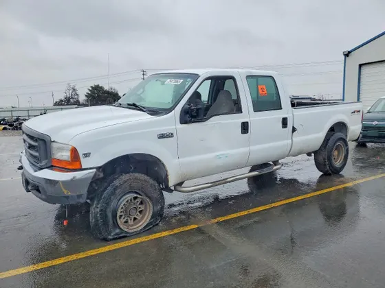 1999 Ford Super Duty F-350 DRW XL