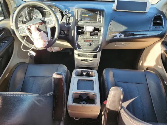 2016 Chrysler Town & Country Touring-L Anniversary Edition