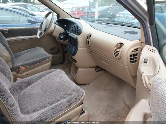 1997 Plymouth Voyager SE