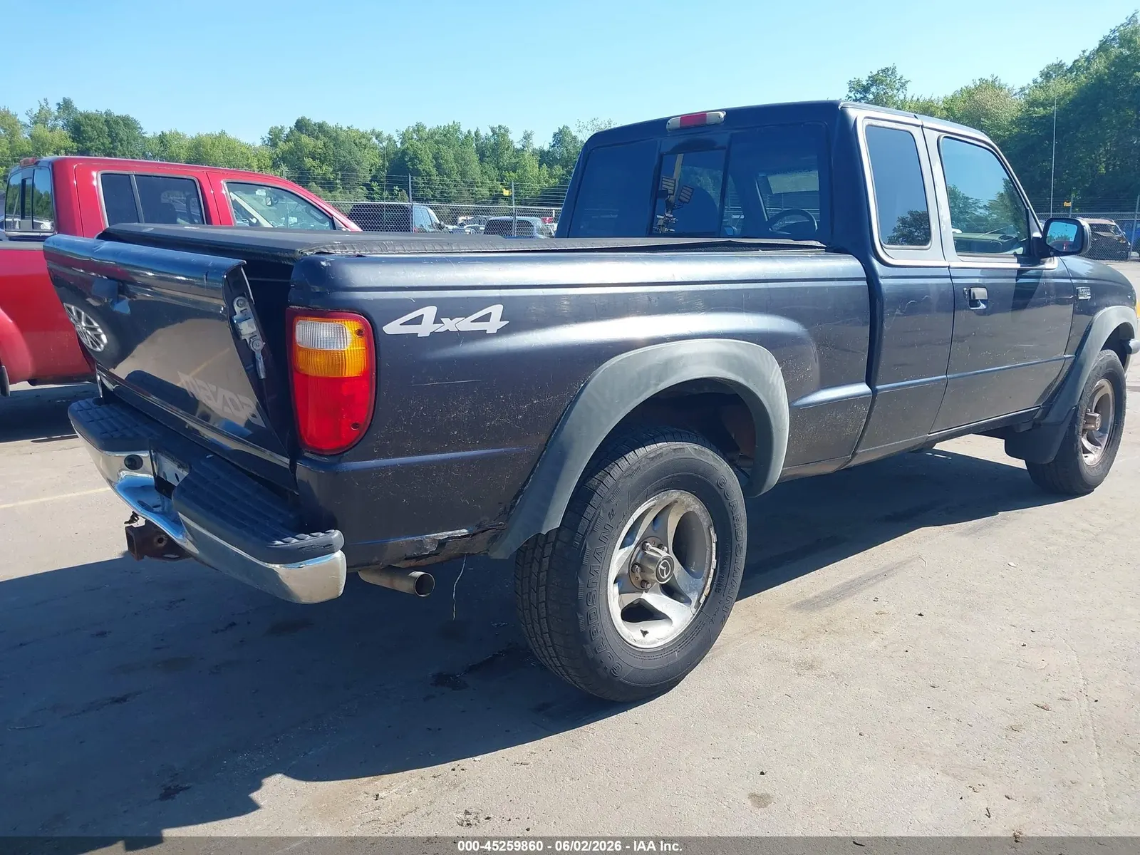 2002 Mazda B-Series 4WD Truck SE