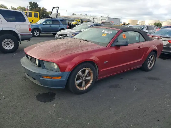 2006 Ford Mustang GT Deluxe