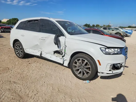2019 Audi Q7 Premium Plus