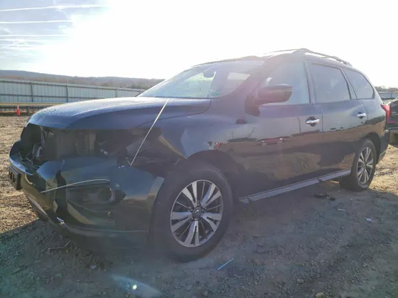 2019 Nissan Pathfinder SV