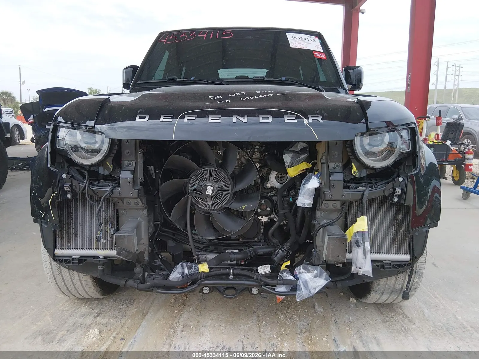 2023 Land Rover Defender X-Dynamic SE