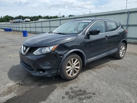 2017 Nissan Rogue Sport SV