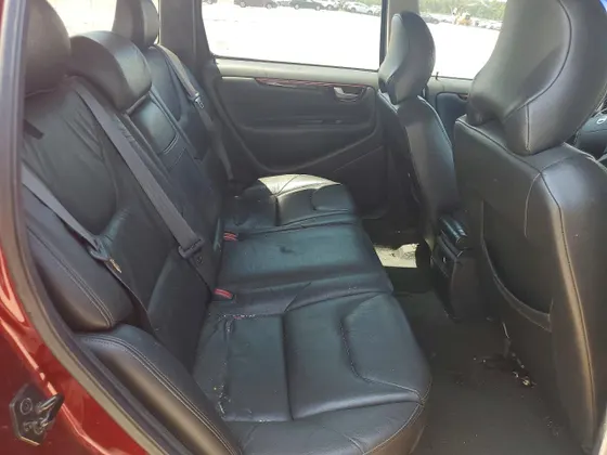 2004 Volvo V70