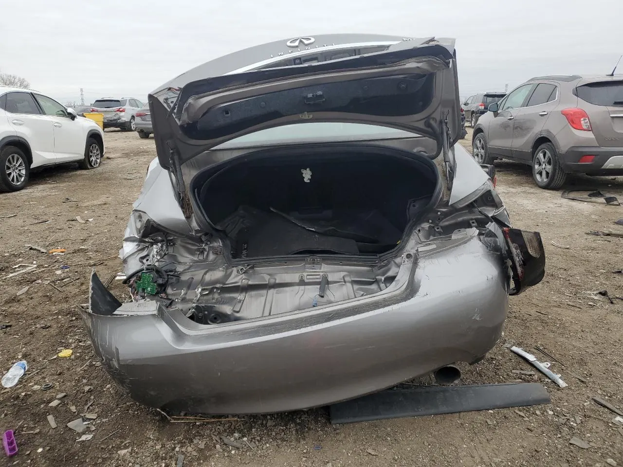 2012 INFINITI M56
