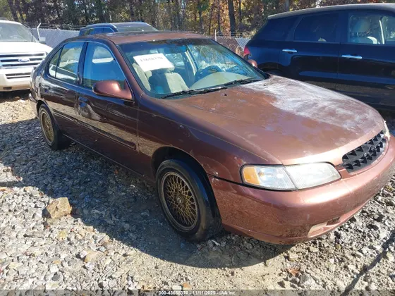 1998 Nissan Altima XE