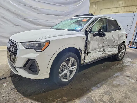 2022 Audi Q3 S line Premium