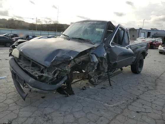 2002 Mazda B-Series 4WD Truck SE