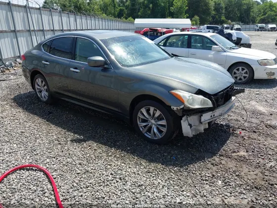2011 INFINITI M37