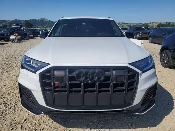 2022 Audi SQ7 Prestige