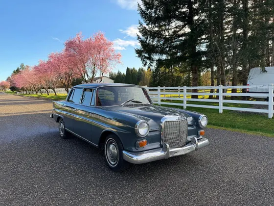 1966 Mercedes-Benz 200 200D