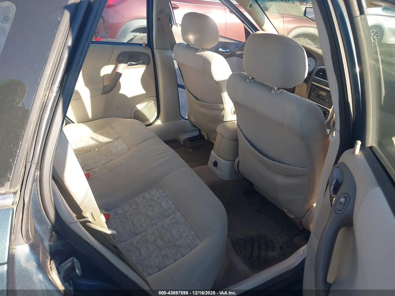 2004 Saturn L-Series L300 2