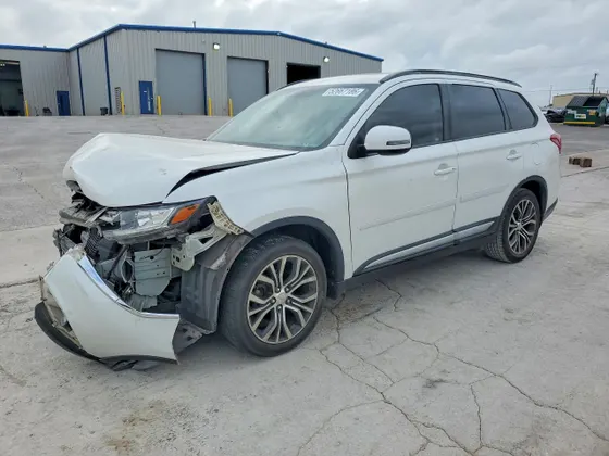 2016 Mitsubishi Outlander SE