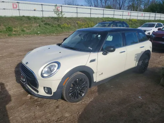2017 MINI Clubman Cooper