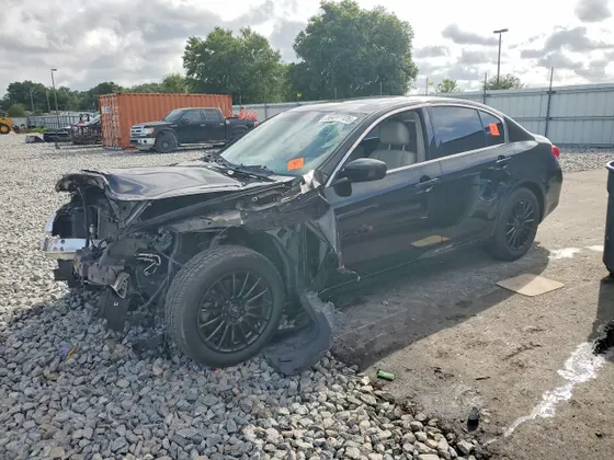 2015 INFINITI Q40