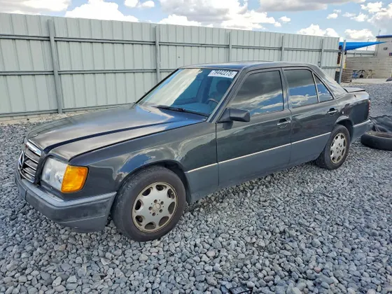 1992 Mercedes-Benz 400 Series 400E
