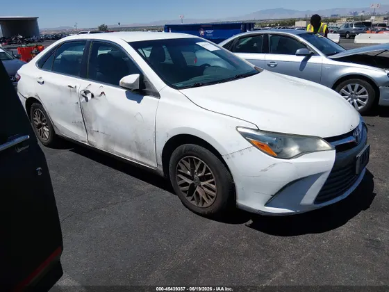 2016 Toyota Camry SE