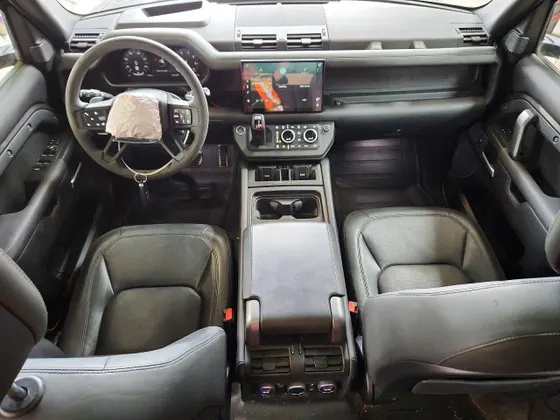 2023 Land Rover Defender V8