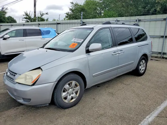 2008 Kia Sedona LX
