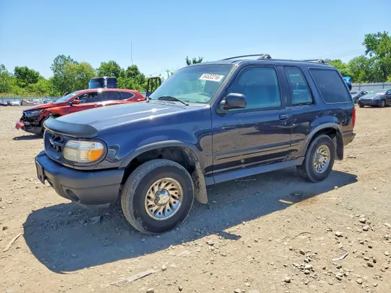 2000 Ford Explorer