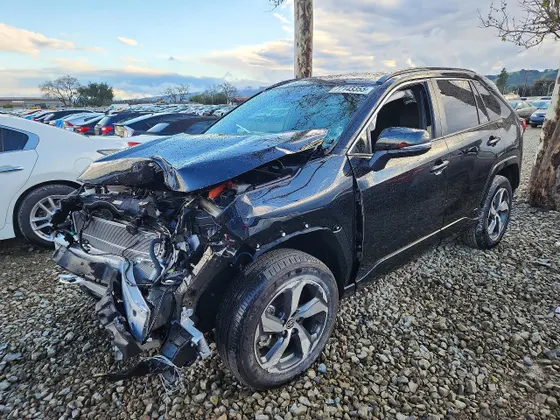 2025 Toyota RAV4 Plug-In Hybrid SE