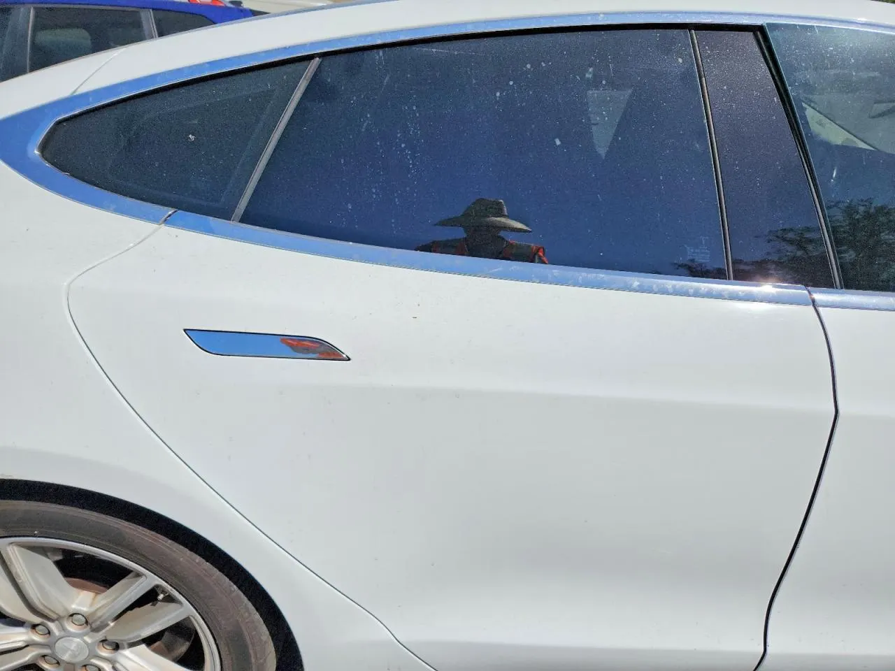 2015 Tesla Model S 85D