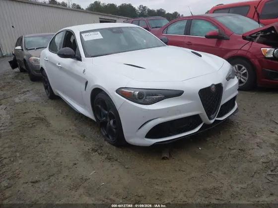 2018 Alfa Romeo Giulia Quadrifoglio QUADRIFOGLIO RWD