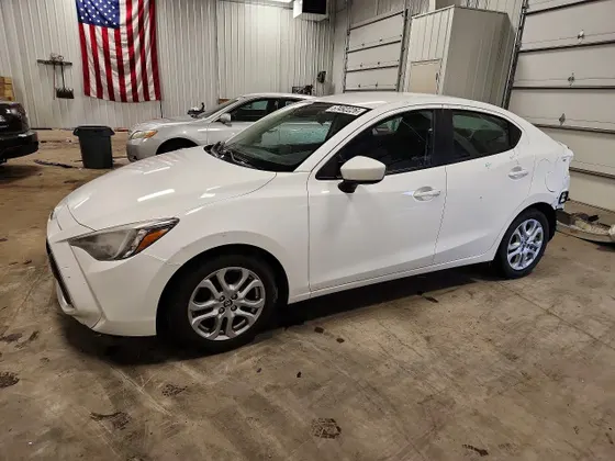 2017 Toyota Yaris iA