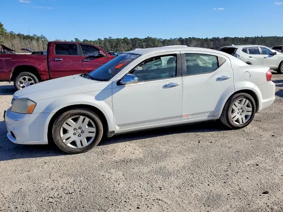 2013 Dodge Avenger SE