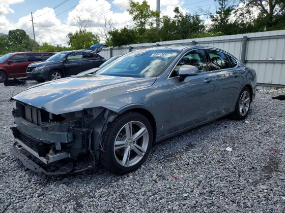 2017 Volvo S90 Momentum