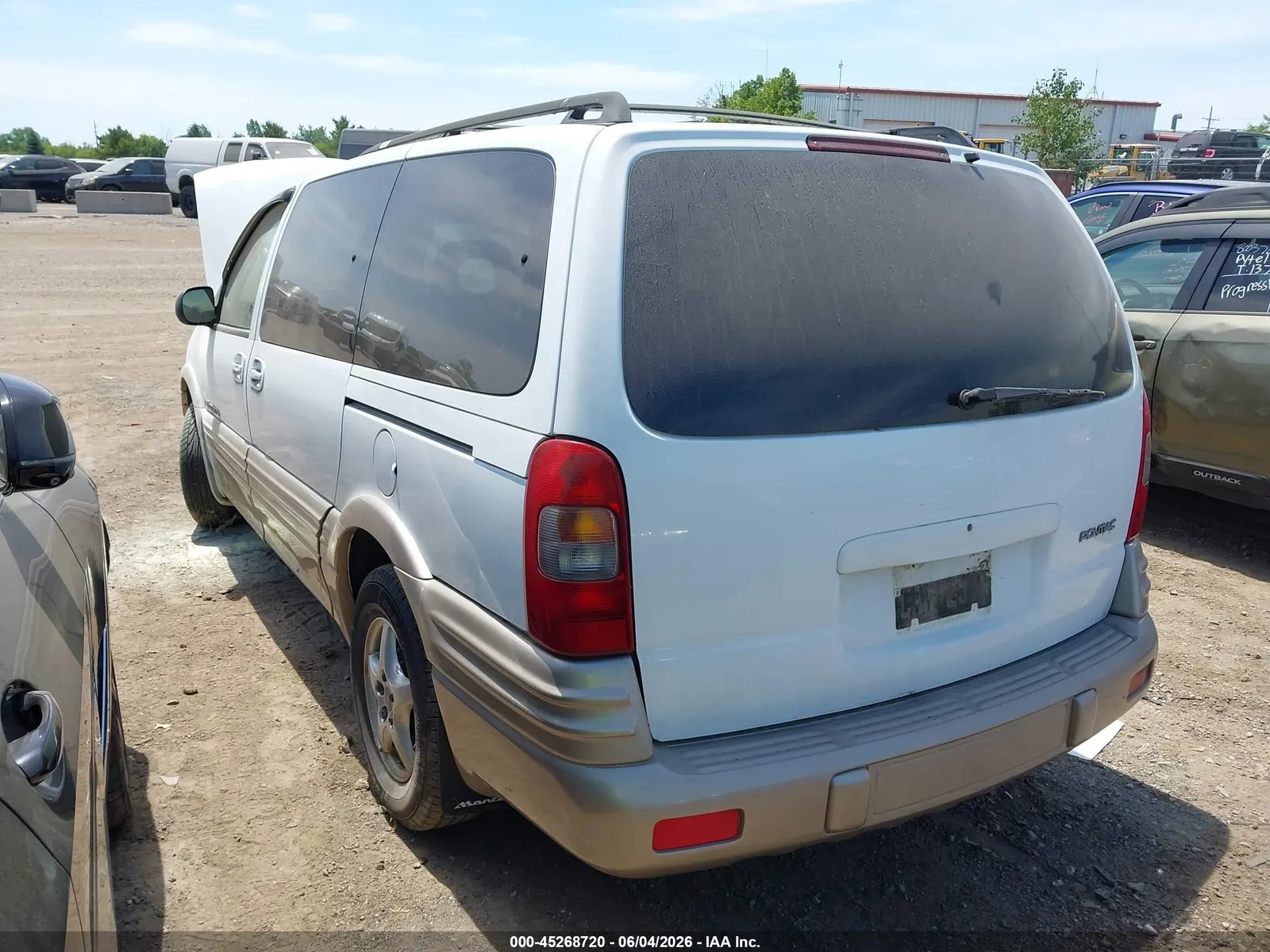 2000 Pontiac Montana M16