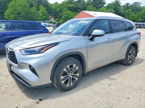 2023 Toyota Highlander Platinum