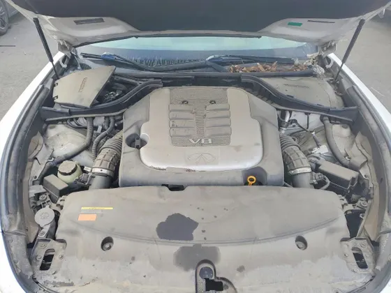 2011 INFINITI M56