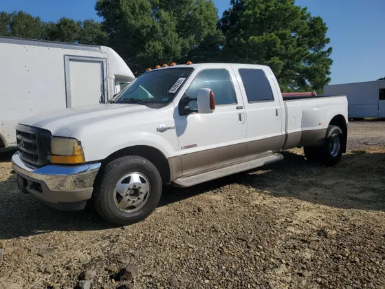 2004 Ford Super Duty F-350 DRW XL