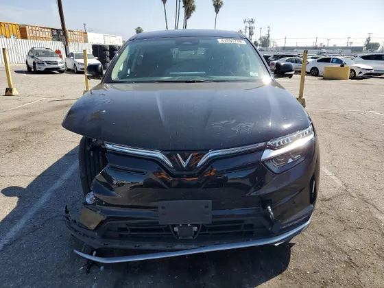 2023 VinFast VF 8 Eco