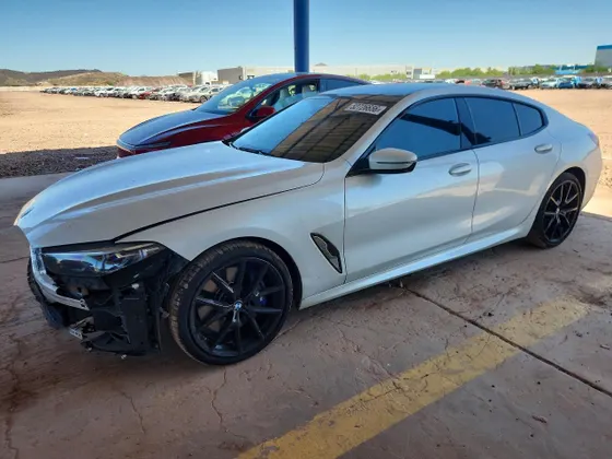 2021 BMW 8 Series 840i