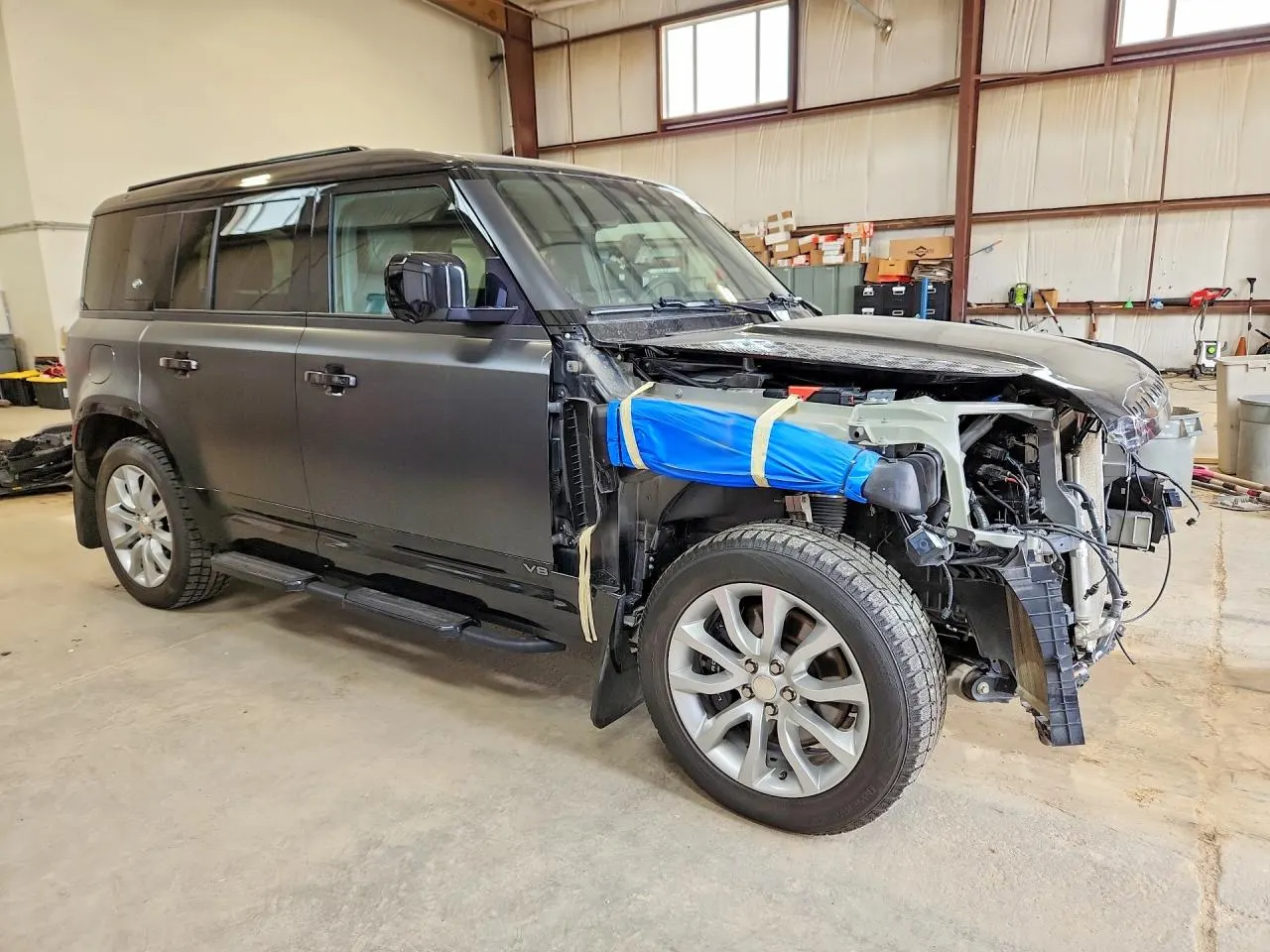 2023 Land Rover Defender V8