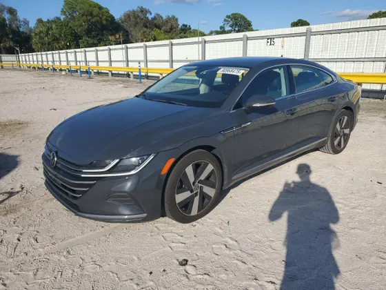 2021 Volkswagen Arteon SE