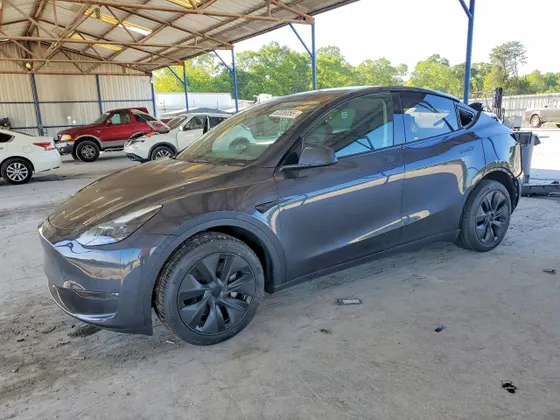 2025 Tesla Model Y Long Range