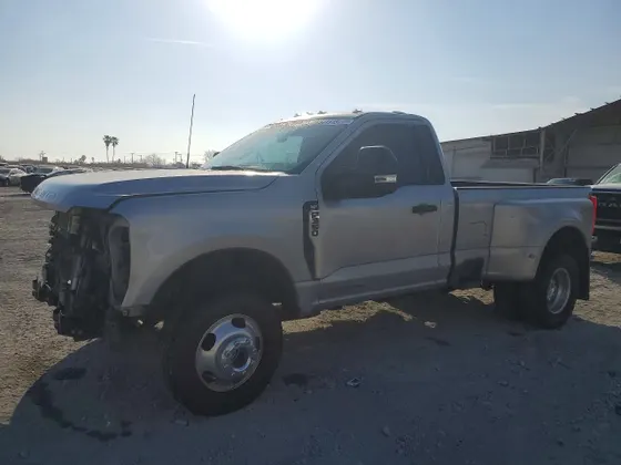 2024 Ford Super Duty F-350 DRW XLT