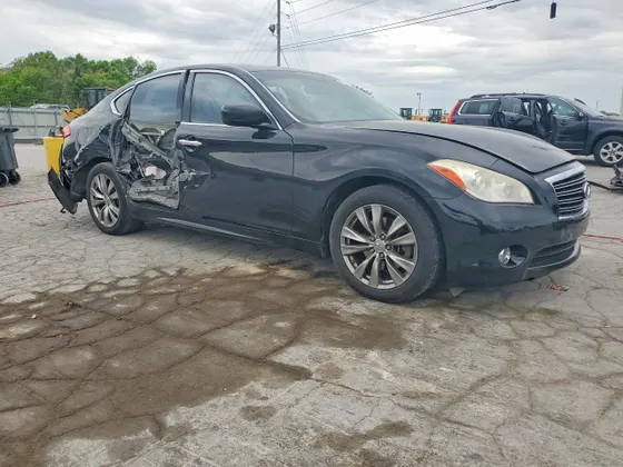 2011 INFINITI M56