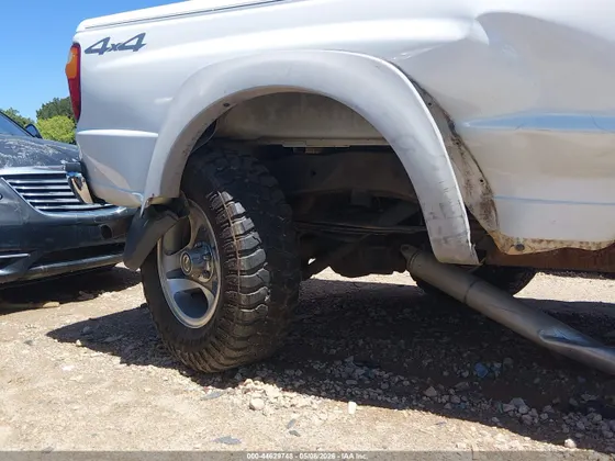 2003 Mazda B-Series 4WD Truck SE