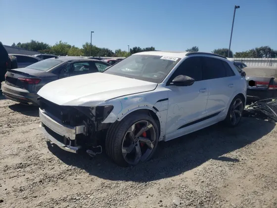 2024 Audi SQ8 E-TRON PRESTIGE