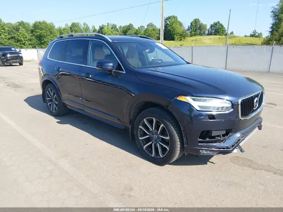 2017 Volvo XC90 Momentum